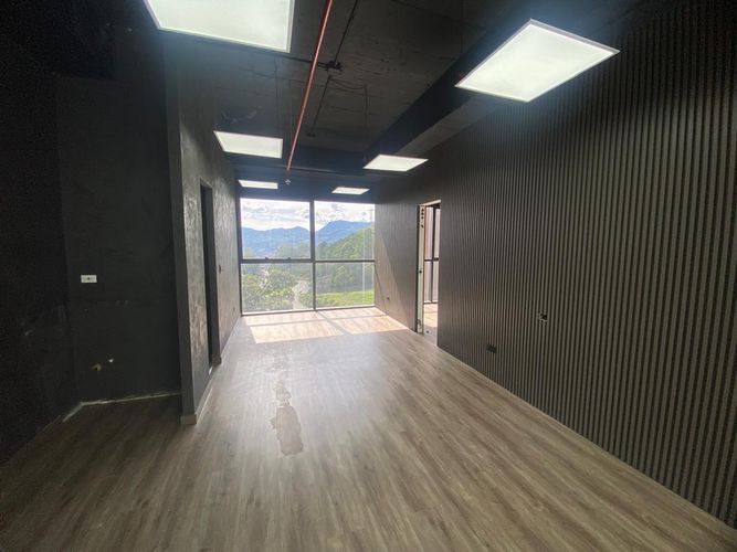 Oficina en arriendo en El Poblado, Medellín, 72 m² · foto 2 de 19