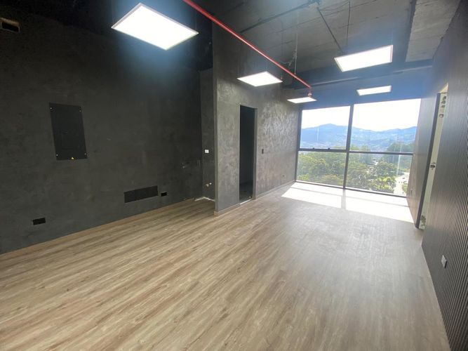 Oficina en arriendo en El Poblado, Medellín, 72 m² · foto 4 de 19