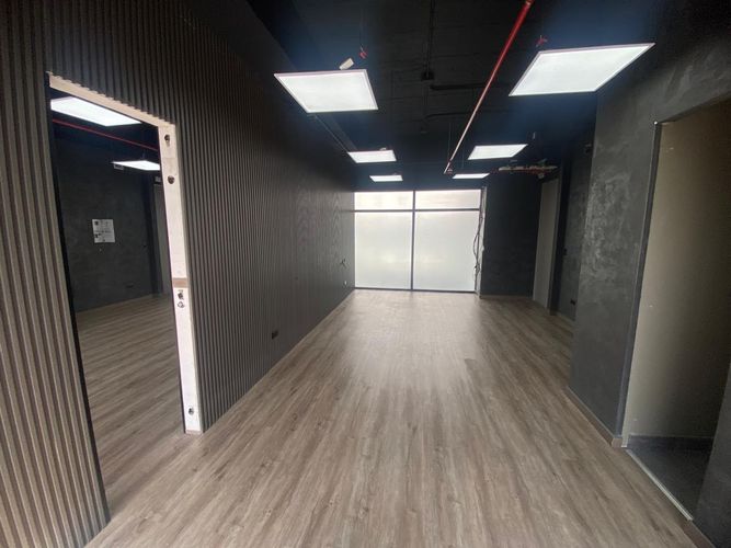 Oficina en arriendo en El Poblado, Medellín, 72 m² · foto 8 de 19