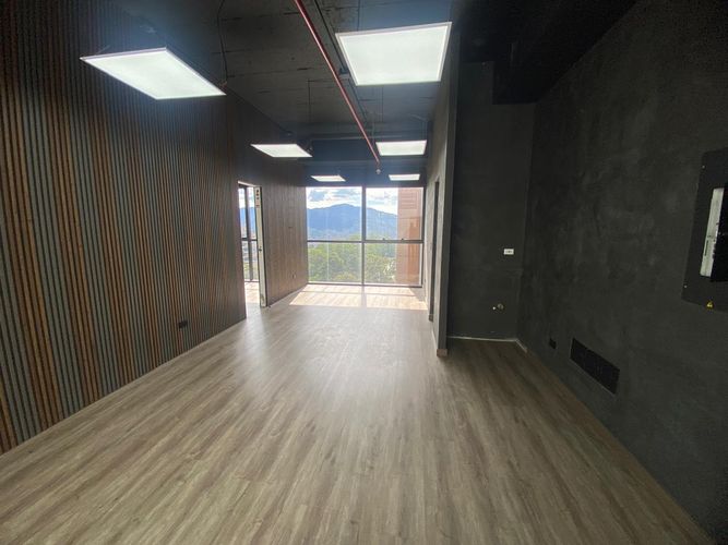 Oficina en arriendo en El Poblado, Medellín, 72 m² · foto 11 de 19