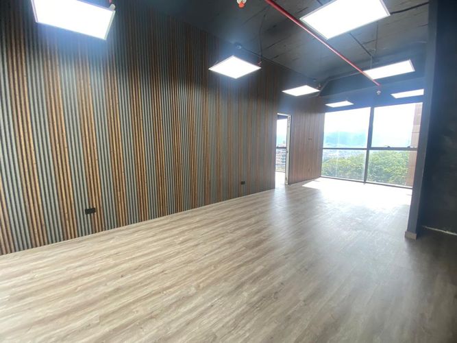 Oficina en arriendo en El Poblado, Medellín, 72 m² · foto 18 de 19