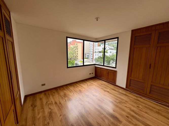 Apartamento de 3 alcobas en venta en Santa Teresita, Cali, 189 m² · foto 10 de 16
