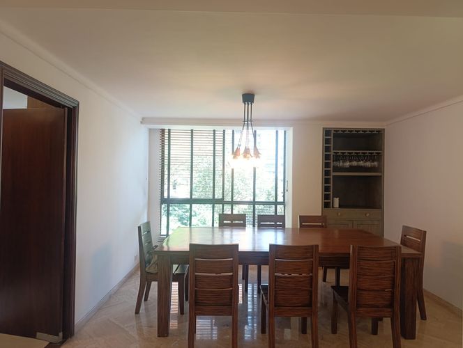 Apartamento de 3 alcobas en arriendo en El Poblado, Medellín, 215 m² · foto 3 de 20
