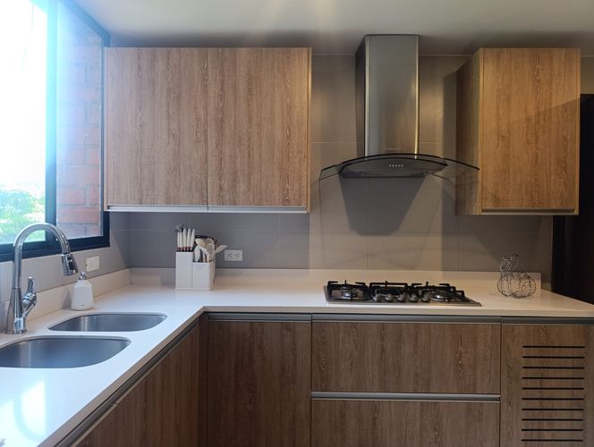 Apartamento de 3 alcobas en arriendo en El Poblado, Medellín, 215 m² · foto 7 de 20