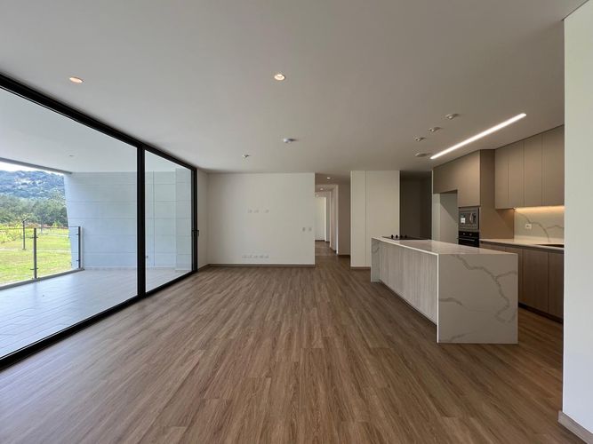Apartamento de 3 alcobas en venta en El Porvenir, Rionegro, 212 m² · foto 2 de 19