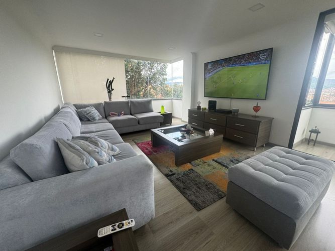 Apartamento de 3 alcobas en venta en Cerros De Suba, Bogotá, 300 m² · foto 2 de 22