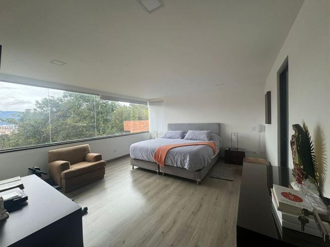 Apartamento de 3 alcobas en venta en Cerros De Suba, Bogotá, 300 m² · foto 3 de 22