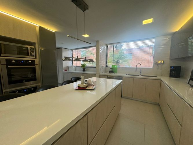 Apartamento de 3 alcobas en venta en Cerros De Suba, Bogotá, 300 m² · foto 7 de 22