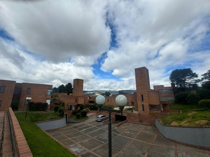 Apartamento de 3 alcobas en venta en Cerros De Suba, Bogotá, 300 m² · foto 18 de 22