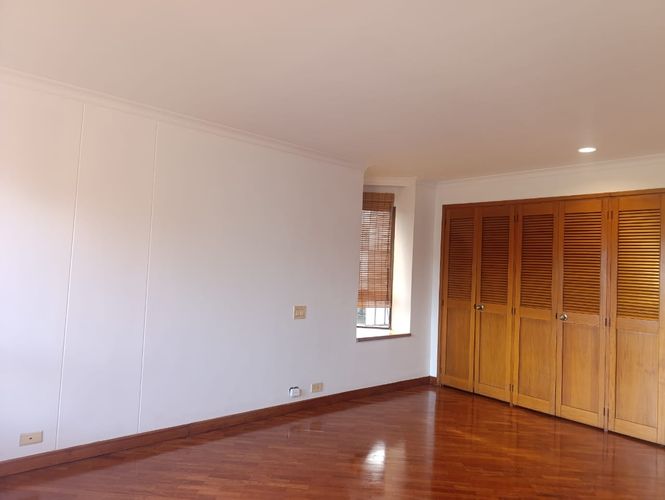 Apartamento de 3 alcobas en arriendo en El Poblado, Medellín, 214 m² · foto 8 de 19