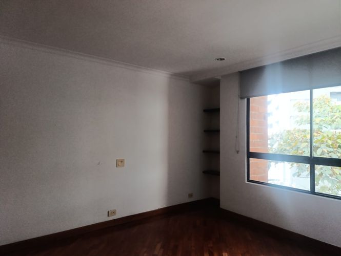 Apartamento de 3 alcobas en arriendo en El Poblado, Medellín, 214 m² · foto 10 de 19