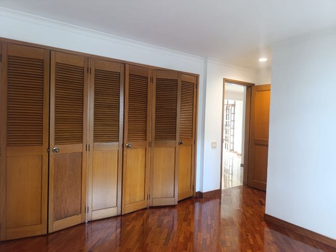Apartamento de 3 alcobas en arriendo en El Poblado, Medellín, 214 m² · foto 15 de 19