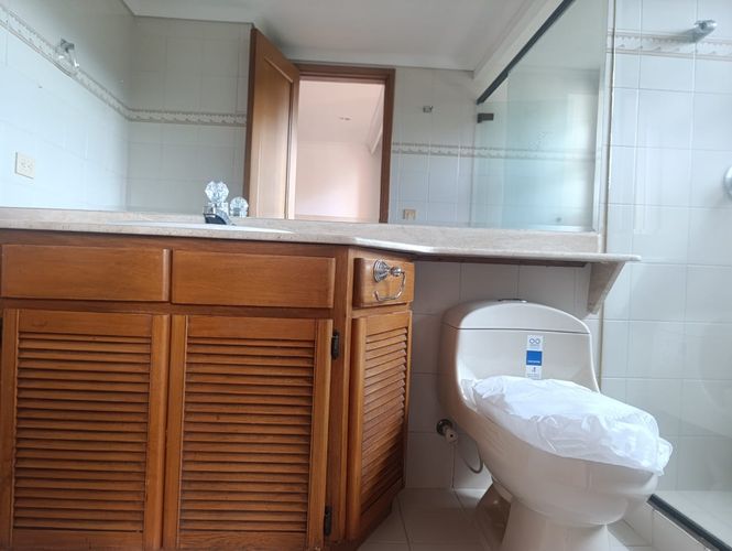 Apartamento de 3 alcobas en arriendo en El Poblado, Medellín, 214 m² · foto 19 de 19