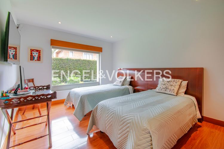 Casa de 4 alcobas en venta en Guaymaral, Bogotá, 328 m² · foto 10 de 20