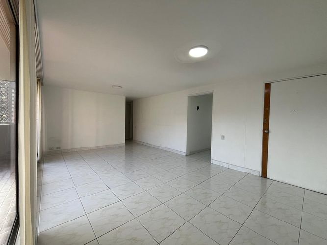 Apartamento de 3 alcobas en arriendo en El Poblado, Medellín, 101 m² · foto 3 de 16