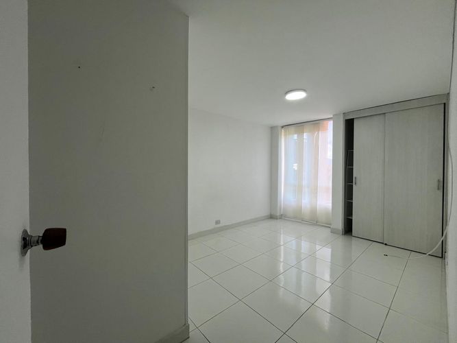 Apartamento de 3 alcobas en arriendo en El Poblado, Medellín, 101 m² · foto 4 de 16
