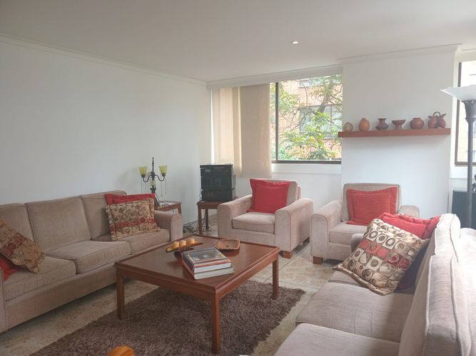 Apartamento de 3 alcobas en venta en El Poblado, Medellín, 140 m² · foto 3 de 19