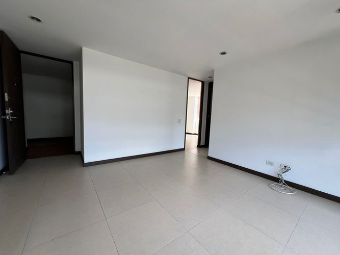 Apartamento de 2 alcobas en arriendo en Cumbres, Envigado, 85 m² · foto 2 de 15
