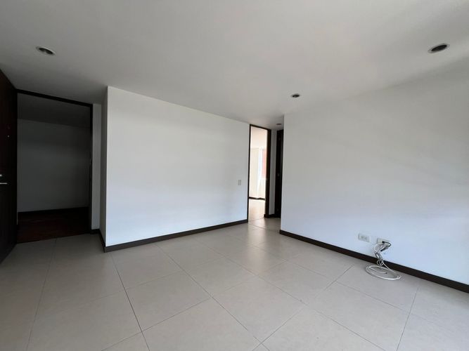 Apartamento de 2 alcobas en arriendo en Cumbres, Envigado, 85 m² · foto 3 de 15