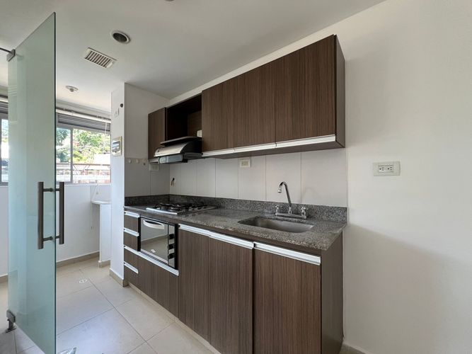 Apartamento de 2 alcobas en arriendo en Cumbres, Envigado, 85 m² · foto 4 de 15