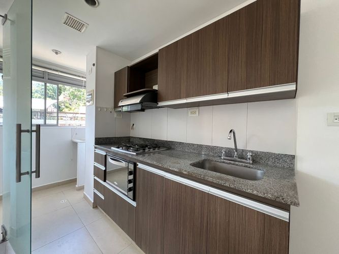 Apartamento de 2 alcobas en arriendo en Cumbres, Envigado, 85 m² · foto 5 de 15