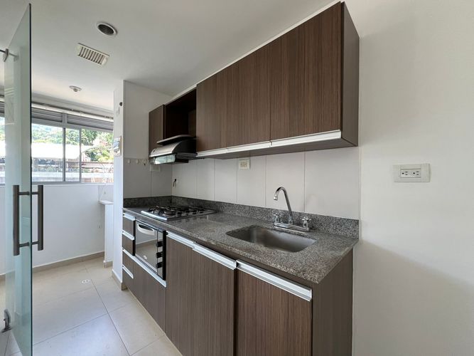 Apartamento de 2 alcobas en arriendo en Cumbres, Envigado, 85 m² · foto 6 de 15