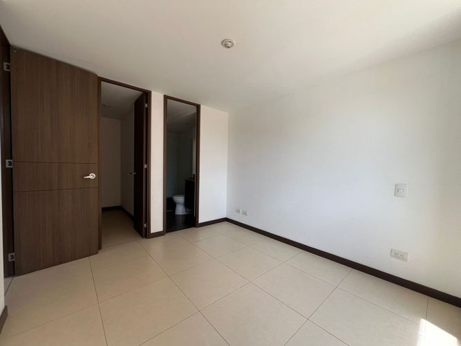 Apartamento de 2 alcobas en arriendo en Cumbres, Envigado, 85 m² · foto 8 de 15