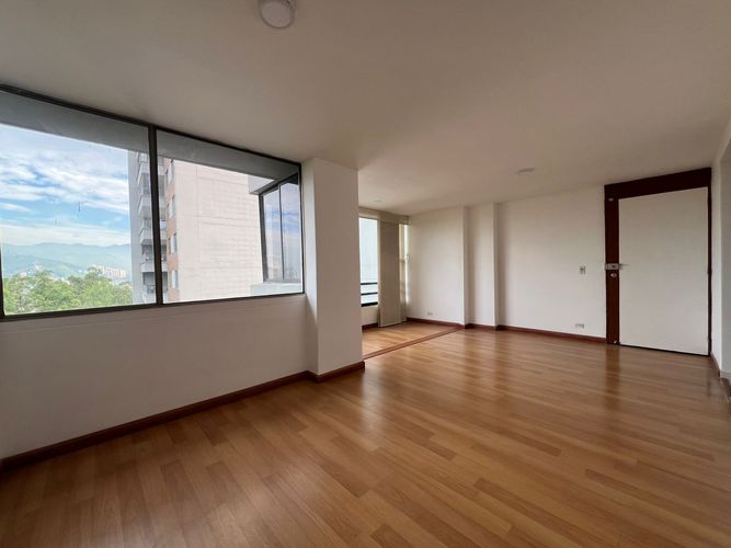 Apartamento de 3 alcobas en arriendo en El Diamante No. 2, Medellín, 75 m² · foto 2 de 18