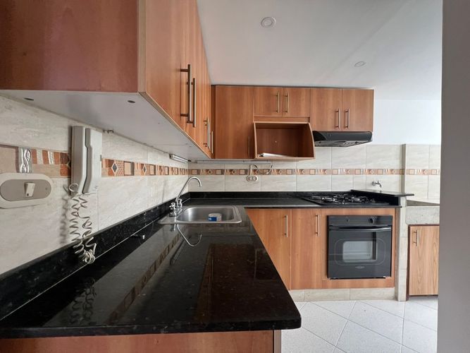 Apartamento de 3 alcobas en arriendo en El Diamante No. 2, Medellín, 75 m² · foto 8 de 18