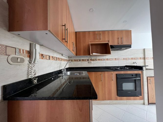 Apartamento de 3 alcobas en arriendo en El Diamante No. 2, Medellín, 75 m² · foto 9 de 18