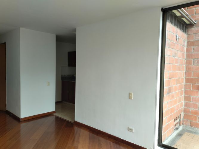 Apartamento de 2 alcobas en arriendo en El Poblado, Medellín, 73 m² · foto 5 de 18