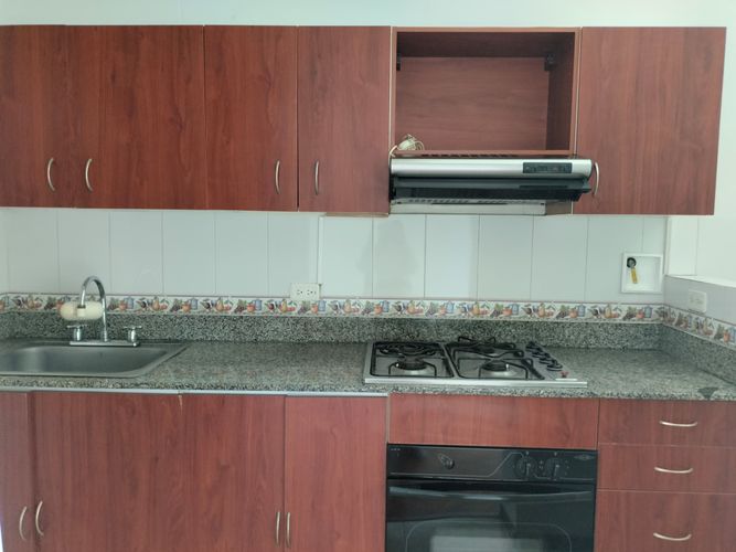 Apartamento de 2 alcobas en arriendo en El Poblado, Medellín, 73 m² · foto 6 de 18