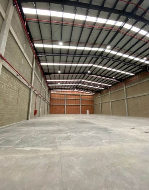 Bodega en arriendo en Chachafruto, Rionegro, 1923 m² · foto 2 de 5