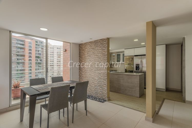 Apartamento de 3 alcobas en arriendo en Los Balsos, Medellín, 120 m² · foto 2 de 19