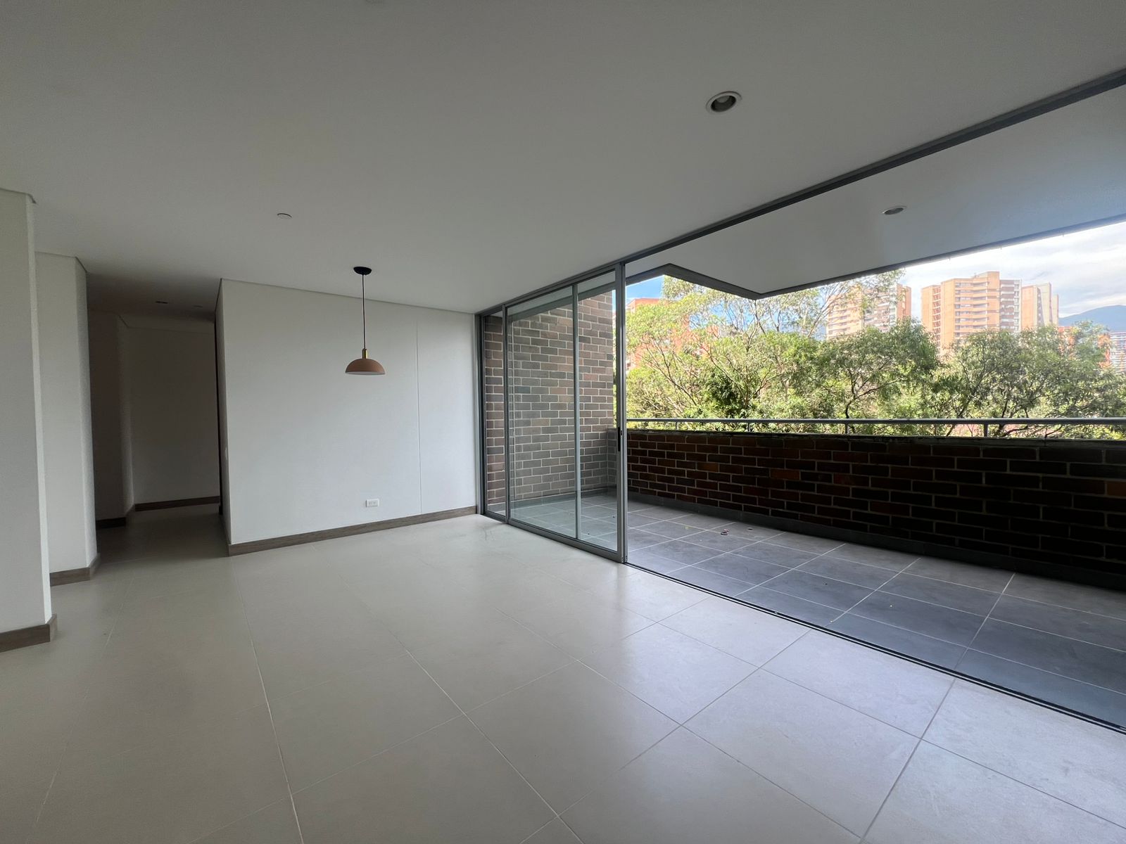 Apartamento en venta en Loma Del Esmeraldal, Envigado · foto 2 de 19