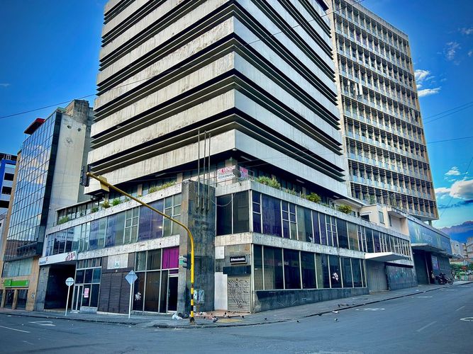 Oficina en venta en San Pedro, Cali, 3183 m² · foto 17 de 18