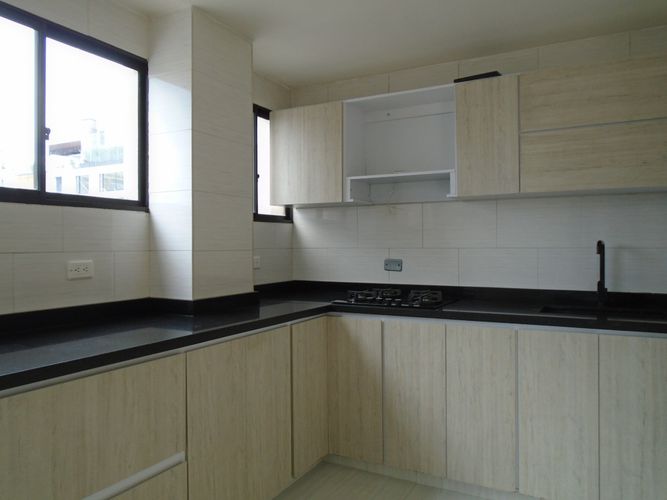 Apartamento de 2 alcobas en venta en Mejia Robledo, Pereira, 97 m² · foto 5 de 14