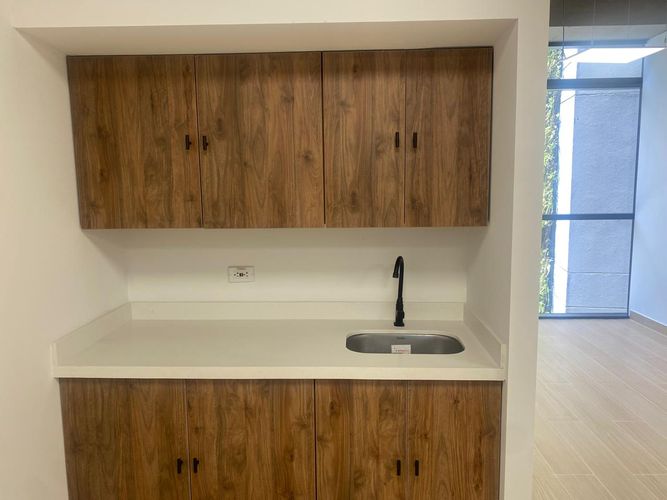 Oficina en arriendo en El Poblado, Medellín, 36 m² · foto 2 de 18