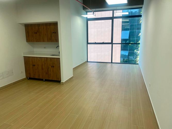Oficina en arriendo en El Poblado, Medellín, 36 m² · foto 3 de 18