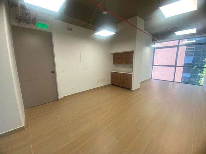 Oficina en arriendo en El Poblado, Medellín, 36 m² · foto 5 de 18