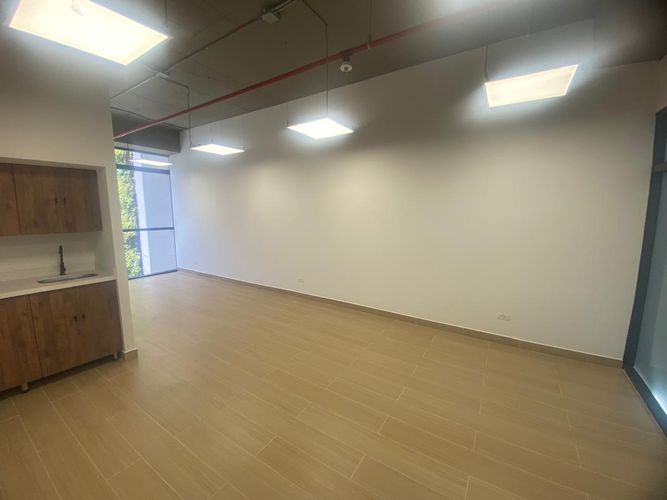 Oficina en arriendo en El Poblado, Medellín, 36 m² · foto 6 de 18