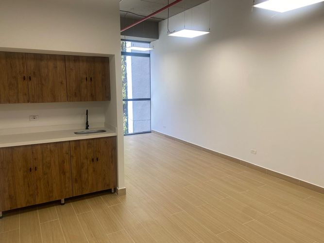 Oficina en arriendo en El Poblado, Medellín, 36 m² · foto 9 de 18