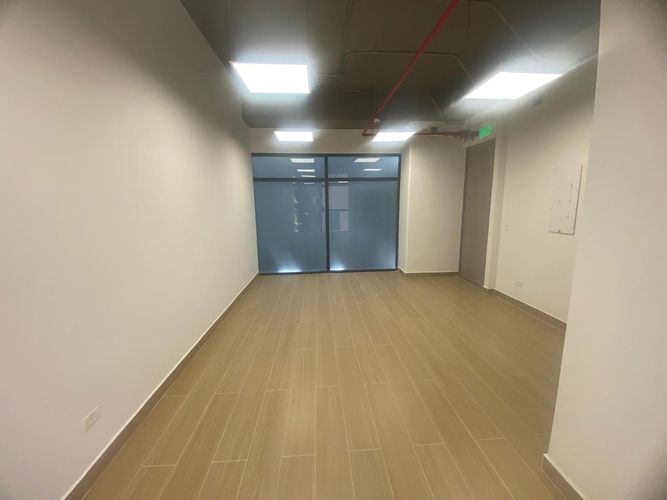 Oficina en arriendo en El Poblado, Medellín, 36 m² · foto 17 de 18