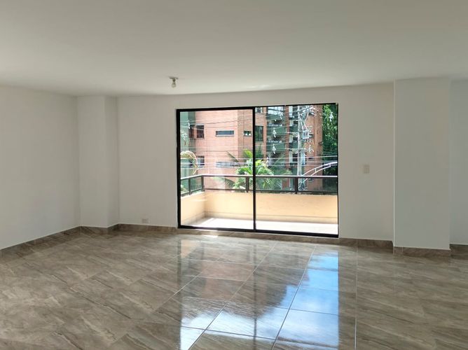 Apartamento de 3 alcobas en arriendo en La Aguacatala, Medellín, 140 m² · foto 2 de 17
