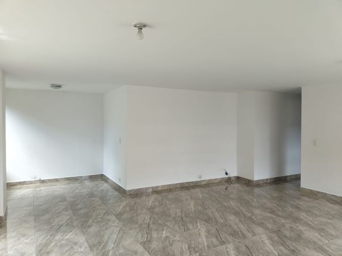 Apartamento de 3 alcobas en arriendo en La Aguacatala, Medellín, 140 m² · foto 3 de 17