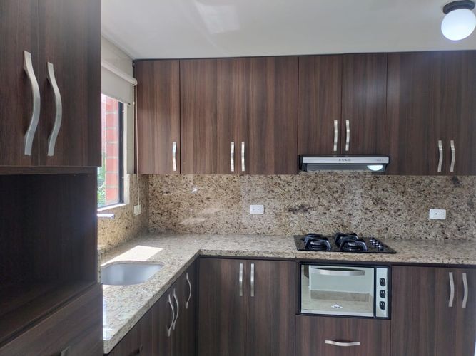 Apartamento de 3 alcobas en arriendo en La Aguacatala, Medellín, 140 m² · foto 4 de 17