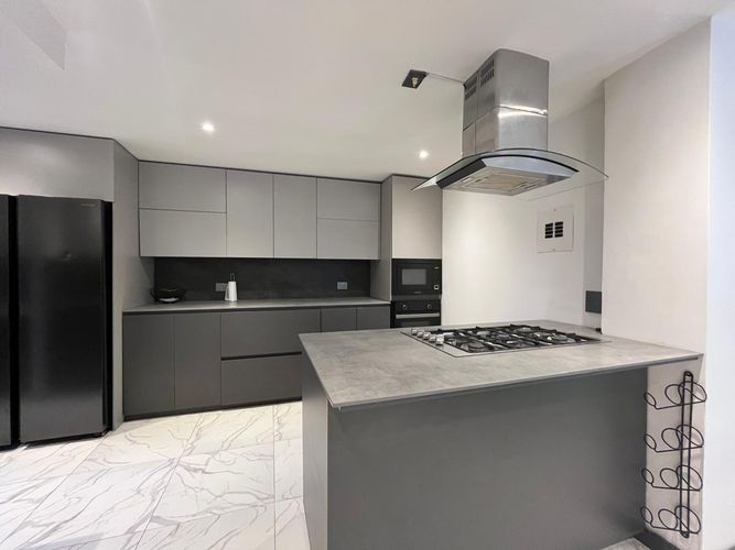 Apartamento de 2 alcobas en venta en El Poblado, Medellín, 91 m² · foto 3 de 18