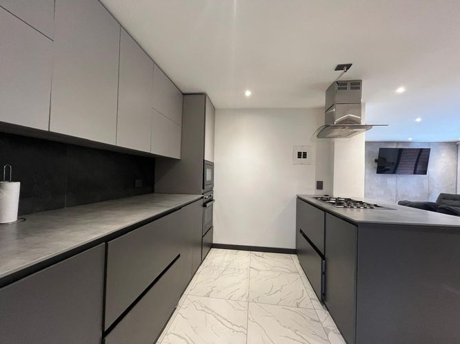 Apartamento de 2 alcobas en venta en El Poblado, Medellín, 91 m² · foto 6 de 18