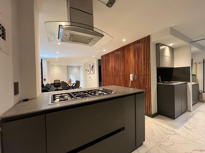 Apartamento de 2 alcobas en venta en El Poblado, Medellín, 91 m² · foto 8 de 18