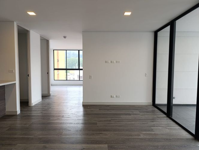 Apartamento de 2 alcobas en arriendo en El Poblado, Medellín, 110 m² · foto 3 de 20